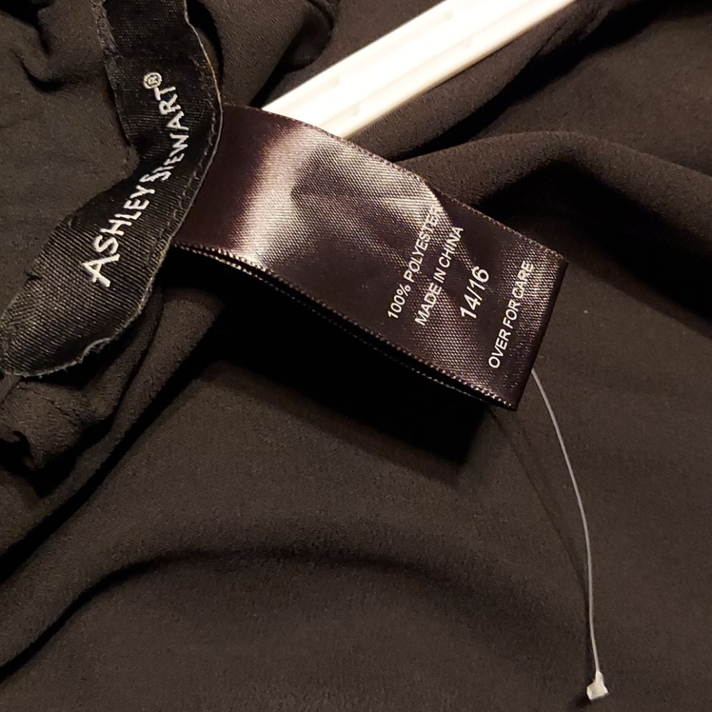 Clothes - Picture 8 of 8